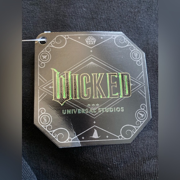 Universal Studios Wicked Defy Gravity Elphaba & Glinda Spirit Jersey XL Adult - Picture 6 of 9